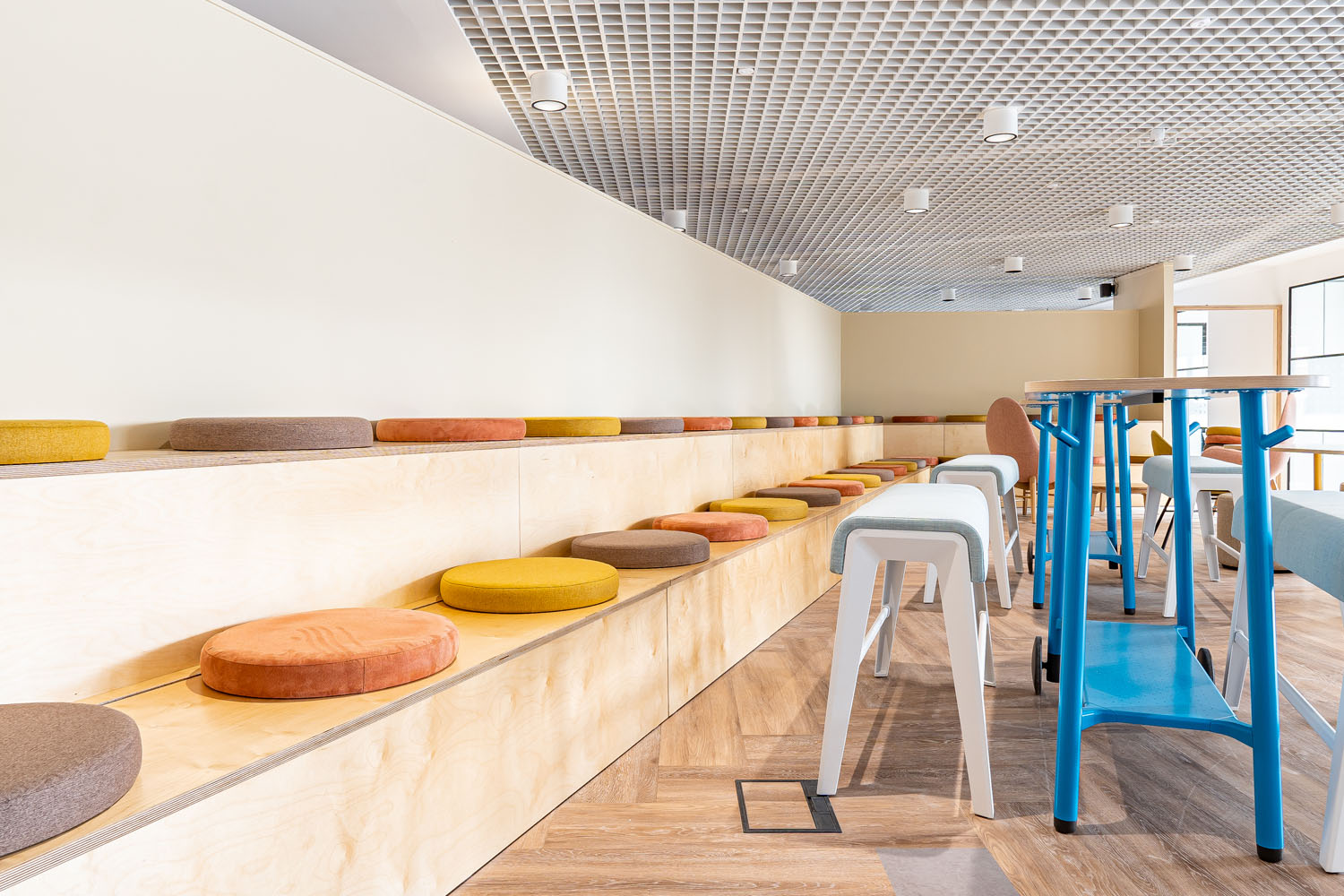 Furnishing & Furniture